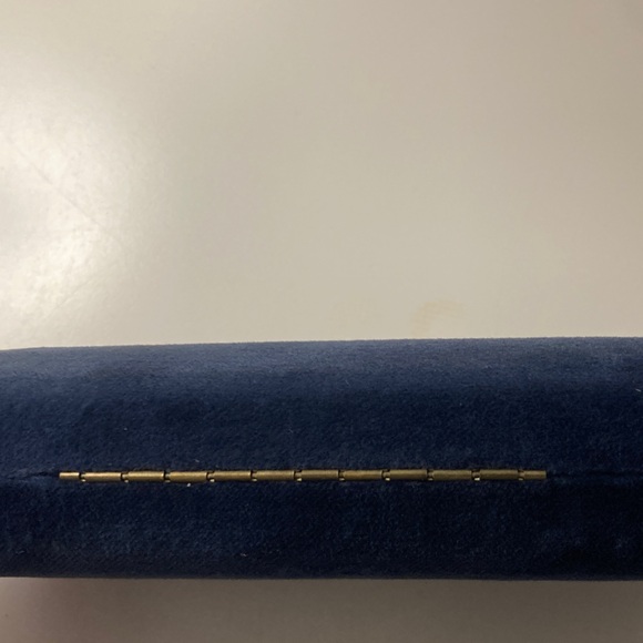 Gucci Velvet Glasses Case in Red and Blue - Picture 7 of 7